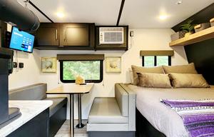"Lightweight" 5-6 member Family Bunkhouse *SOLAR*!