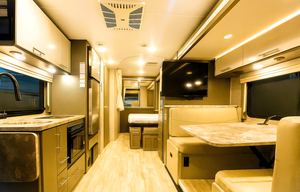 ✨ Taffy Vegas ✨ Sleek Coach – Slide-out, Sleeps 5