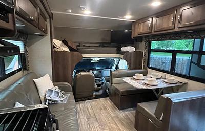 The Bunkhouse Motorhome | Sleeps 8
