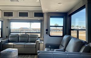 2022 Keystone RV Sprinter 3570FWLFT