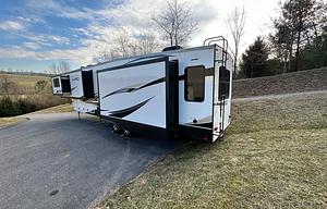 Luxurious Camping in a 2022 Crossroads Cameo