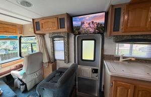 34’ Windsong RV – Low Miles, Sleeps 7