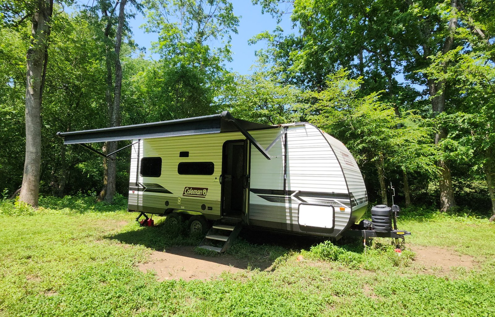 Travel Trailer | Clean and Ready to Go