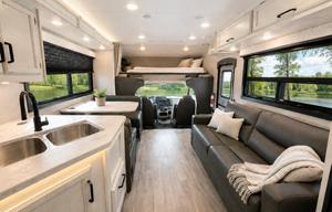 Minty Fresh Redhawk 31F with BUNKS!