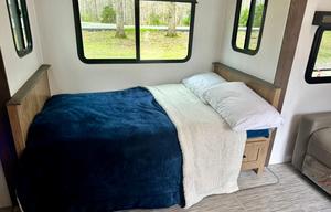 2025 Coachmen RV Freedom Express Select 247SE RV rental photo 16