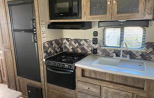 2019 Palomino Puma XLE Lite 22RBC