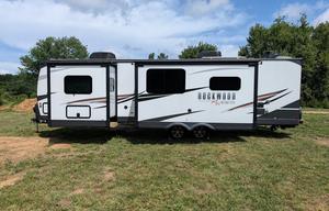 Rockwood Ultra Lite | Modern, Spacious and Cozy