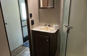 2018 Keystone RV Hideout 28RKS RV rental photo 7