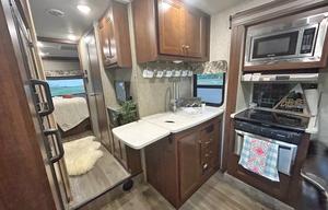 "Neverland" A family friendly 2017 Bunkhouse!