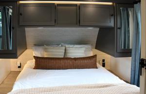 21 Outback Ultra Lite-Half ton / Pet Friendly