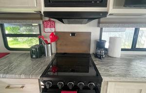 2024 Forest River RV Grand Surveyor 253RLS RV rental photo 14