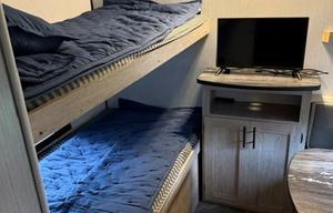 2021 Prowler 303BH RV rental photo 11