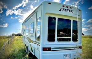 2005 Keystone RV Everest 352L RV rental photo 1