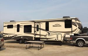 2015 Keystone Montana 3790RD (Delivery Available, w/ Generator, and Solar)
