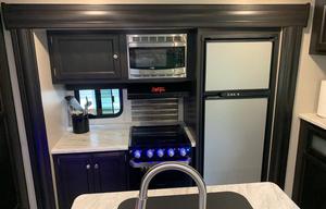 2019 venture Sporttrek 327VIK