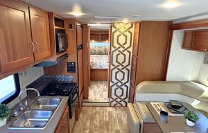 2017 Winnebago Minnie Winnie 27Q