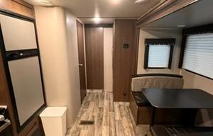 2020 Keystone Hideout 290LHS Sleeps 9