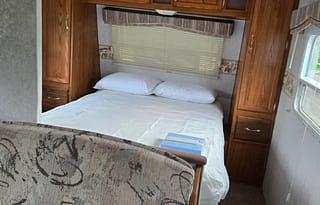 1999 Fleetwood RV Terry 24J RV rental photo 3