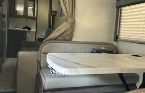Roxy 2024 Thor Chateau 25M