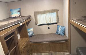 Zinger 2 room  bunk house. Delivery only