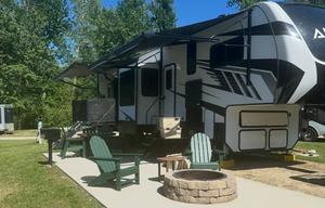 2022 Alliance RV Valor 42V13