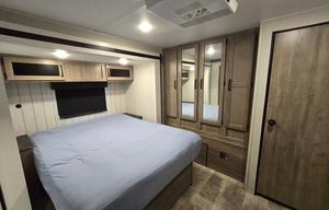 2025 Palomino Puma 27RBDS RV rental photo 4