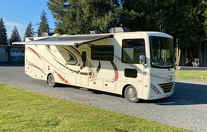 2017 Thor Motor Coach Hurricane 34J