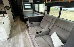 Large Bunkhouse w/King Bed & Outdoor Kitchen