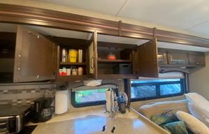 30 Ft Class A Motor Coach - Pets Allowed
