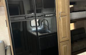 Harvey the RV - King bed & bunks, 2 A/Cs, Sleeps 6