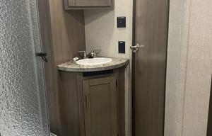 2021Crossroads Sunset Trail,  2 bathrooms, lg bunk