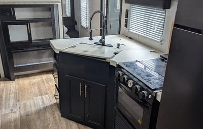 2021 Cherokee Grey Wolf 29BH RV rental photo 2