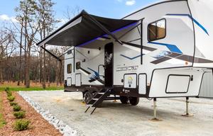 Cherokee Arctic Wolf | Luxury 5th Wheel Bunkhouse