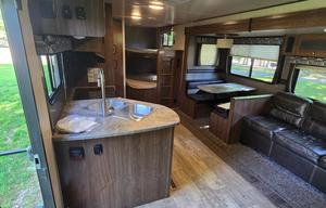 2018 Heartland Pioneer BH 270 RV rental photo 2