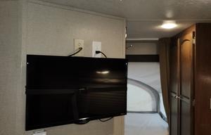 2017 Coachmen RV Freedom Express 22TSX