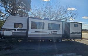 2022 Coleman Lantern 334BH