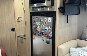 2017 Airstream RV Flying Cloud 23FB HAL 611