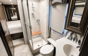 ❦ Discovery Pie ❦ Luxe Diesel • Sleeps 10 • Lounge