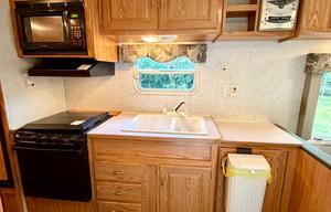 Bunkhouse Camper | Sleeps 8 | Fully Stocked