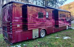 The Country Star - Pets OK - King Bed - 4 Slides