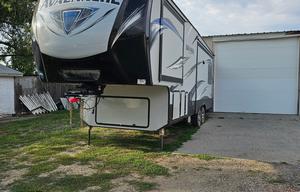 2018 Keystone RV Avalanche 301RE