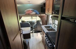2021 Minnie Winnie-A Family Road Trip Machine!