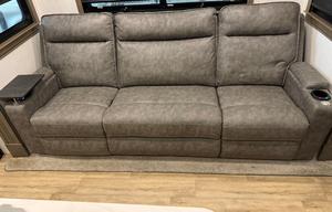 2023 Fifth Wheel RiverStone 45BATH DELIVERY ONLY