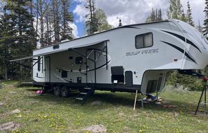 Spacious & Family-Friendly Adventure RV