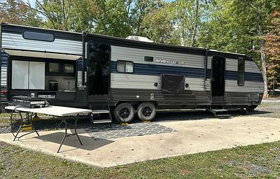 Pack - Designed for Big Families and Big Fun
