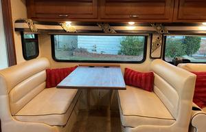 Luxury 2017 Winnebago- 2 FULL Baths/Bunks-Families