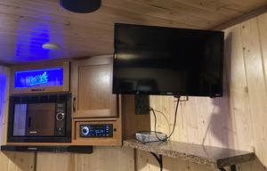 Luxury Ice House - fishing in style!
