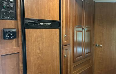 Winnebago-Superior Ride-Deluxe Living-Family Fun