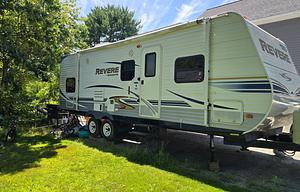 2013 Shasta RVs Revere 27BH