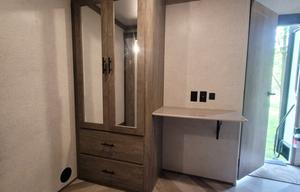 Full Sized Fifth Wheel for Full Time Fun